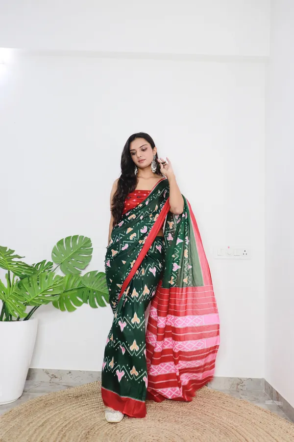 HANDICRAFT_WOMEN'S_Ikkat_PRINT_PURE_SOFT_COTTON_SAREE_WITH_BLOUSE_PIECE_With_Blouse_Piece